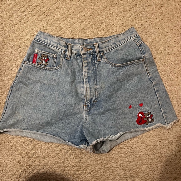 Really cute jean shorts with honey bear design - Picture 1 of 4